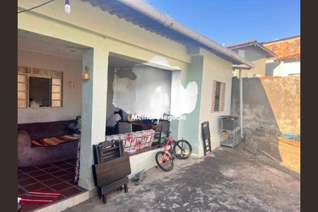 Casa à venda com 150m², 3 quartos e 5 vagas