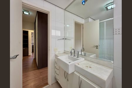 Apartamento à venda com 132m², 3 quartos e 3 vagasBanheiro Suíte 1