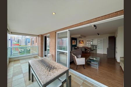 Apartamento à venda com 132m², 3 quartos e 3 vagasVaranda