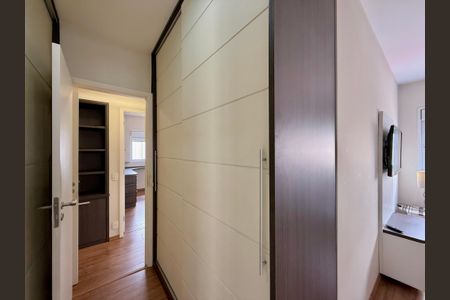 Apartamento à venda com 132m², 3 quartos e 3 vagasCloset Suíte 1