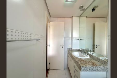 Apartamento à venda com 132m², 3 quartos e 3 vagasBanheiro Suíte 3