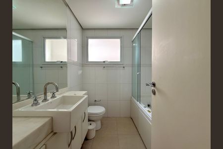 Apartamento à venda com 132m², 3 quartos e 3 vagasBanheiro Suíte 1