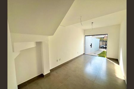 Casa à venda com 2 quartos, 109m² em Jardim das Nacoes, Belo Horizonte