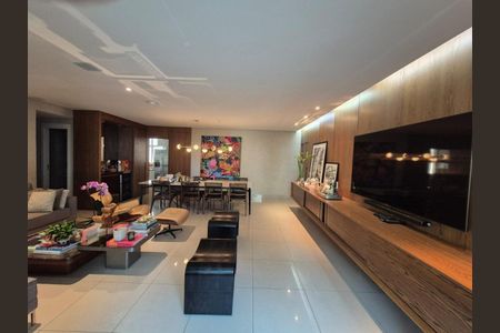 Apartamento à venda com 154m², 4 quartos e 3 vagas