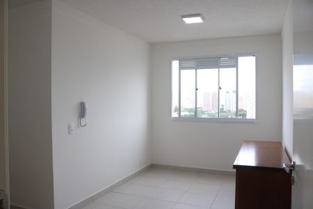 Apartamento para alugar com 2 quartos, 34m² em Parque Industrial Tomas Edson, São Paulo
