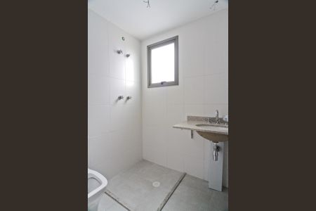 Apartamento para alugar com 152m², 4 quartos e 3 vagas Apartamento para alugar com 152m², 4 quartos e 3 vagasBanheiro da Suíte 2