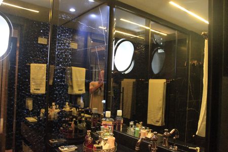 Apartamento à venda com 145m², 4 quartos e 2 vagasBanheiro da Suite 1