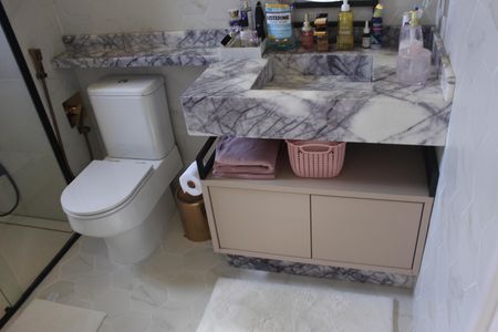 Apartamento à venda com 145m², 4 quartos e 2 vagasBanheiro social