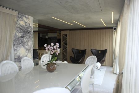 Apartamento à venda com 145m², 4 quartos e 2 vagasSala