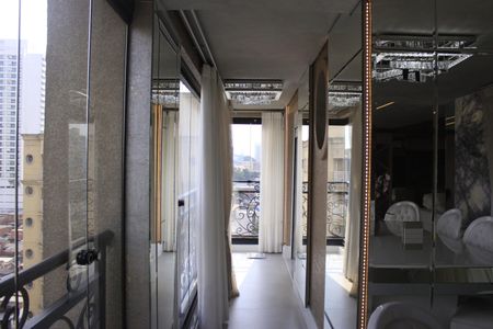 Apartamento à venda com 145m², 4 quartos e 2 vagasVaranda 