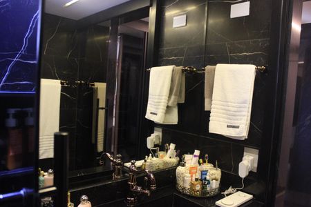 Apartamento à venda com 145m², 4 quartos e 2 vagasBanheiro da Suite 1