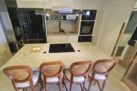 Apartamento à venda com 145m², 4 quartos e 2 vagasCozinha 