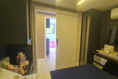 Apartamento à venda com 145m², 4 quartos e 2 vagasQuarto 