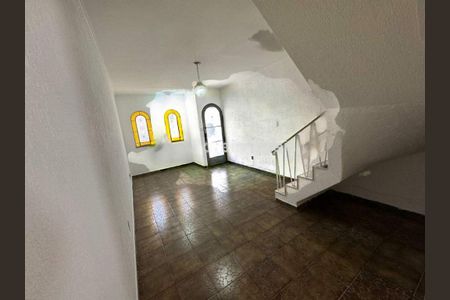 Casa à venda com 2 quartos, 100m² em Vila Bertioga, São Paulo