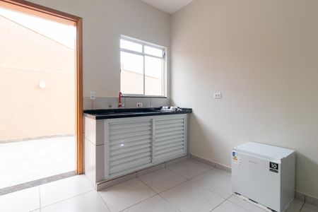 Cozinha de kitnet/studio para alugar com 1 quarto, 16m² em Sítio Cercado, Curitiba
