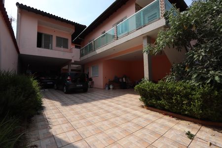 Casa à venda com 200m², 3 quartos e 6 vagasGaragem