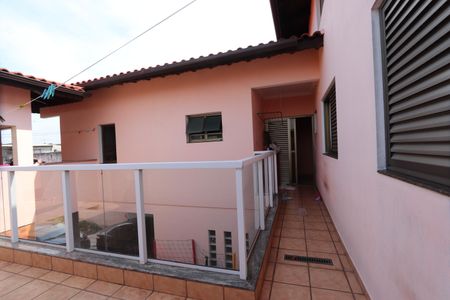 Casa à venda com 200m², 3 quartos e 6 vagasLavanderia