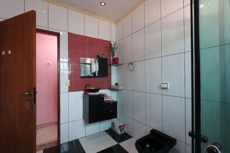 Casa à venda com 200m², 3 quartos e 6 vagasBanheiro da Suíte