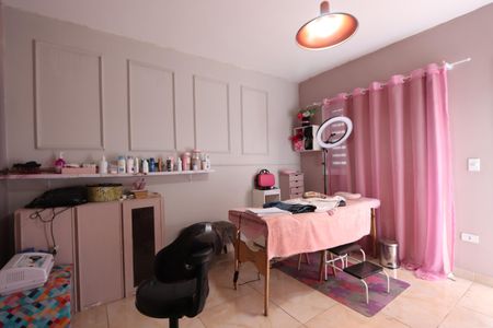 Casa à venda com 200m², 3 quartos e 6 vagasQuarto de Serviço