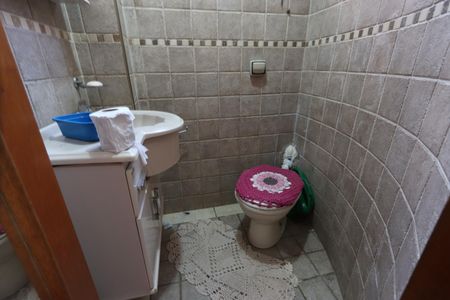 Casa à venda com 200m², 3 quartos e 6 vagasLavabo