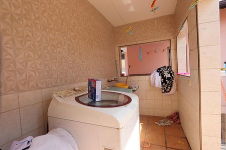 Casa à venda com 200m², 3 quartos e 6 vagasLavanderia