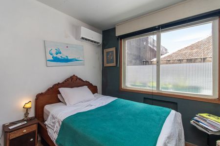 Quarto de apartamento à venda com 1 quarto, 54m² em Azenha, Porto Alegre
