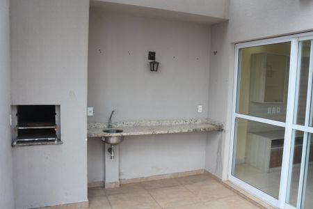 Apartamento para alugar com 126m², 2 quartos e 2 vagasQuintal