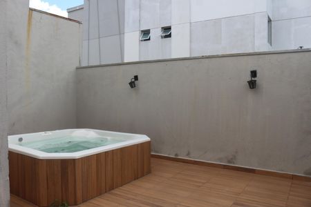 Apartamento para alugar com 126m², 2 quartos e 2 vagasQuintal