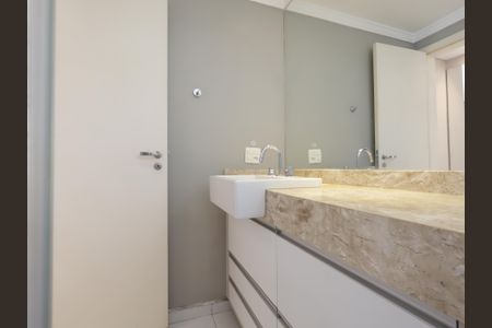 Apartamento à venda com 84m², 2 quartos e 2 vagasBanheiro da Suíte