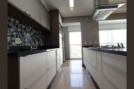 Apartamento à venda com 84m², 2 quartos e 2 vagasCozinha