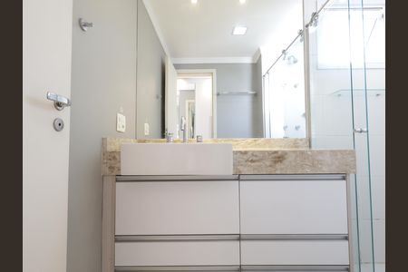 Apartamento à venda com 84m², 2 quartos e 2 vagasBanheiro da Suíte