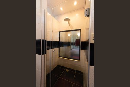 Casa à venda com 910m², 4 quartos e 7 vagas Casa à venda com 910m², 4 quartos e 7 vagasBANHEIRO SUITE EXTERNA