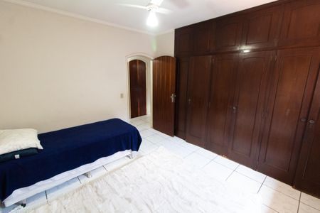 Casa à venda com 910m², 4 quartos e 7 vagas Casa à venda com 910m², 4 quartos e 7 vagasQUARTO 1