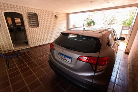 Casa à venda com 910m², 4 quartos e 7 vagas Casa à venda com 910m², 4 quartos e 7 vagasÁREA EXTERNA FRENTE/GARAGEM