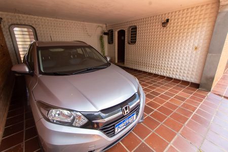 Casa à venda com 910m², 4 quartos e 7 vagas Casa à venda com 910m², 4 quartos e 7 vagasÁREA EXTERNA FRENTE/GARAGEM