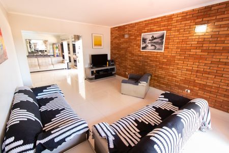 Casa à venda com 910m², 4 quartos e 7 vagas Casa à venda com 910m², 4 quartos e 7 vagasSALA DE TV