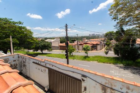 Casa à venda com 910m², 4 quartos e 7 vagas Casa à venda com 910m², 4 quartos e 7 vagasVISTA DA ÁREA EXTERNA LATERAL