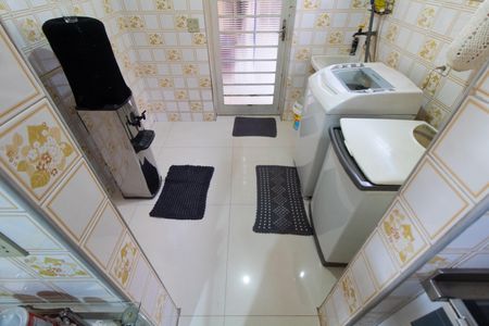 Casa à venda com 910m², 4 quartos e 7 vagas Casa à venda com 910m², 4 quartos e 7 vagasÁREA DE SERVIÇO