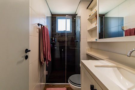 Apartamento à venda com 64m², 2 quartos e 1 vagaSuite - Banheiro