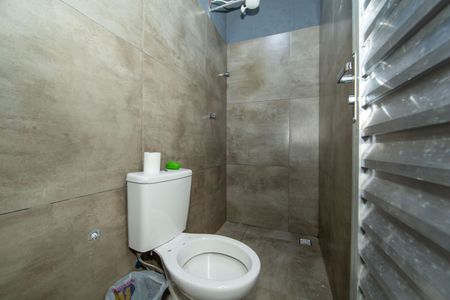 Casa para alugar com 300m², 2 quartos e sem vagaBANHEIRO2