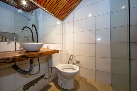 Casa para alugar com 300m², 2 quartos e sem vagaBANHEIRO1