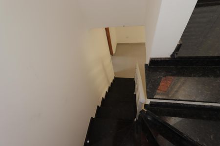 Apartamento para alugar com 80m², 2 quartos e 1 vagaEscada