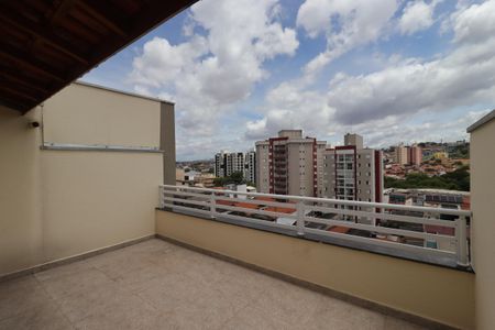 Apartamento para alugar com 80m², 2 quartos e 1 vagaQuintal