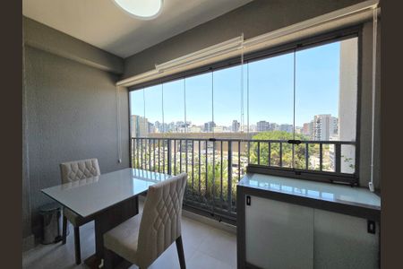 Varanda de kitnet/studio para alugar com 1 quarto, 30m² em Indianópolis, São Paulo