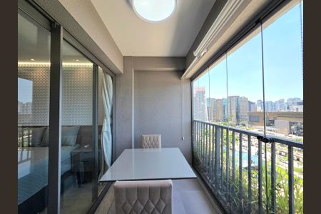 Varanda de kitnet/studio para alugar com 1 quarto, 30m² em Indianópolis, São Paulo