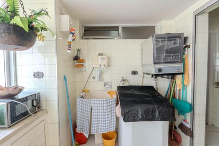 Apartamento para alugar com 135m², 4 quartos e 1 vagaÁrea de Serviço