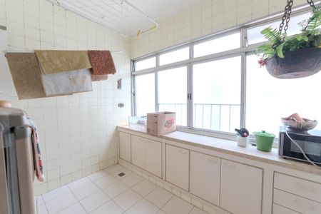 Apartamento para alugar com 135m², 4 quartos e 1 vagaÁrea de Serviço