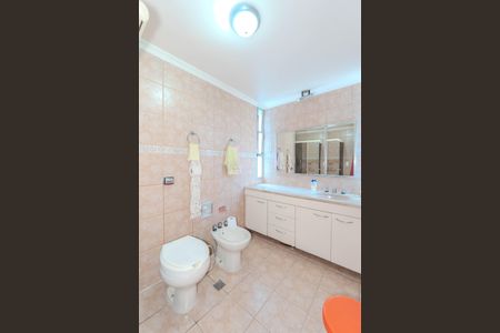 Apartamento para alugar com 135m², 4 quartos e 1 vagaBanheiro da Suíte 1