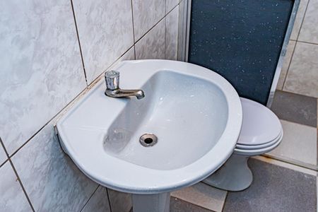 Casa para alugar com 180m², 2 quartos e 2 vagas Casa para alugar com 180m², 2 quartos e 2 vagasBanheiro de serviço