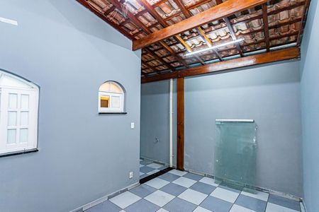 Casa para alugar com 180m², 2 quartos e 2 vagas Casa para alugar com 180m², 2 quartos e 2 vagasQuintal e churrasqueira